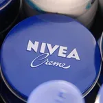 Skoraj vsak jo ima doma, a le redki poznajo ta trik: Nivea ni uporabna zgolj za nego kože, prav pride tudi pri tem opravilu