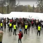 Poslanici opozicije kroz Ćacilend na sednicu Skupštine: Pristalice SNS-a im dobacivale psovke i uvrede