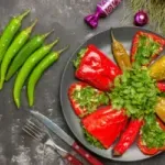 Suve paprike sa sirom, šunkom ili maslinama: Jedan recept, 3 obroka