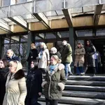 Novosadski zborovi blokirali raskrsnicu kod Novosadskog sajma, zbog pritvaranja aktivista