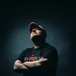 „Ako je vođa manijak, imamo ovo sad. Ako je vođa Tito, imamo SFRJ“: Marko Vidojković za Nedeljnik o novom romanu „Četres prva“