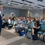 Stručnjaci upozoravaju: Razvoj veštačke inteligencije brži od regulatornog okvira
