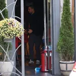 Talas nasilja u Beogradu: Vlasnik poznatog restorana teško ranjen, zapaljeno više ugostiteljskih objekata, gore splavovi na Makišu