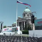 SNS danas organizuje miting u Beogradu: Postavljene metalne barijere, štandovi i bine
