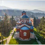 „Sa izvora duhovnosti“: Fotografsko putovanje Gorana Sivačkog kroz srpske svetinje
