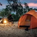 Εξορμήσεις στις παραλίες και τσουχτερά πρόστιμα: Τι ισχύει για SUP, ρακέτες, ηχορύπανση και ελεύθερο κάμπινγκ