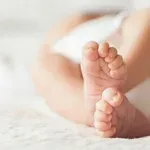 Χανιά: Ελεύθερη με περιοριστικούς όρους η 18χρονη μητέρα – Δεν μπορεί να προσεγγίσει το βρέφος
