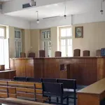 Κρήτη – Υπόθεση 54χρονου για την κακοποίηση των δύο κορών του: «Είμαι αθώος» φώναζε, με το πλήθος κόσμου συγκεντρωμένο έξω από τα δικαστήρια (βίντεο)