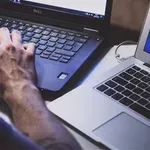 Προσοχή! Νέα απάτη με SMS που εμφανίζονται ως «MYaade» ή «GOV»