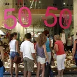 Καλοκαιρινές εκπτώσεις: Πότε κάνουν «πρεμιέρα» – Τι ισχύει με τις τιμές και τις προσφορές