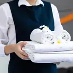 “Ανάσα” για χιλιάδες εργαζόμενους – Aυξήσεις έως και 12% στους μισθούς σε επισιτισμό και τουρισμό