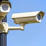 Φρενάρεις όταν περνάς από κάμερες και ραντάρ ταχύτητας; Από ποια απόσταση σε γράφουν