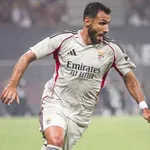 Champions League: Αγκάλιασαν την πρόκριση η Μπενφίκα του Παυλίδη και η Μπριζ του Τζόλη
