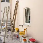 «Ανακαινίζω»: Πότε ανοίγει η πλατφόρμα και ποιους θα αφορά το νέο πρόγραμμα – Tα ποσά