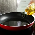 Γιατί δεν πρέπει να αποθηκεύουμε το ελαιόλαδο κάτω από τον νεροχύτη