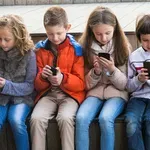 Ενεργά στα social media τρία στα τέσσερα παιδιά 12 ετών!