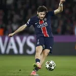 Παρί Σεν Ζερμέν – Λίβερπουλ 2-0: Με «βράχο» Κβαρατσχέλια (video)