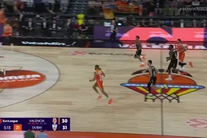 Βαλένθια – Ντουμπάι: «Γκρέμισε» την μπασκέτα ο Τόμπσον (video)