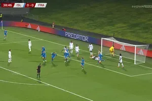 Ισλανδία – Γαλλία 1-0: Μπροστά με γκολ Πάλσον (video)