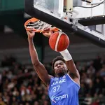 Πορτογαλία-Ελλάδα: Ο Κώστας Αντετοκούνμπο πέρασε και κάρφωσε (video)