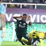 Παναθηναϊκός – ΑΕΚ: Ο Τετέ κερδίζει πέναλτι, ο Στρακόσα αποκρούει την εκτέλεση του Σφιντέρσκι! (video)