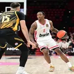 Έπιασε στον ύπνο» την “ερυθρόλευκη” άμυνα και κάρφωσε ο Αρμς