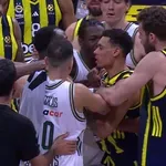 Φενέρμπαχτσε – Παναθηναϊκός: «Πιάστηκαν» στα χέρια Γκραντ και Μπόλντγουιν (video)