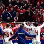 Καϊράτ – Ολυμπιακός: Οι πανηγυρισμοί των νικητών με τον κόσμο! (video)