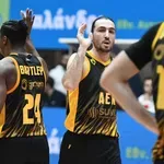 Προμηθέας – ΑΕΚ: Τρίποντο προβάδισμα στην εκπνοή της τρίτης περιόδου ο Κατσίβελης! (video)