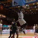 Προμηθέας-Άρης: Ο Μπέλο καρφώνει εντυπωσιακά στον αιφνιδιασμό και “γκολ-φάουλ” από την ασίστ του Μπαζίνα