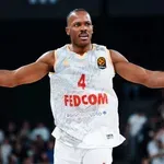 Μπλόσομγκεϊμ: «Αν ο Ολυμπιακός ευνοείται από την διαιτησία γιατί δεν έχει κερδίσει πρόσφατα την κούπα;» (pic)