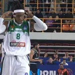 Παναθηναϊκός – ΠΑΟΚ: Τα έβαλε με τα… γυαλιά του και τα πέταξε ο Χολμς! (video)