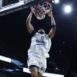 Φενέρμπαχτσε – Παρτίζαν 81-78: Συνεχίζει παρά τα προβλήματα η Φενέρ! (highlights)