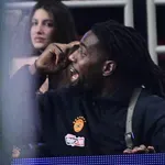 Έξαλλη η σύζυγος του Λεσόρ: «Ο τραυματισμός του δεν είναι στολή»