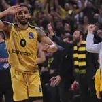 ΑΕΚ – Άρης: Καλάθι σε… νεκρό χρόνο ο Μήτρου – Λόνγκ (video)