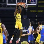 ΑΕΚ – Περιστέρι: «Κατέβασε» την… μπασκέτα ο Μπράουν (video)