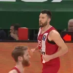 Παναθηναϊκός – Ολυμπιακός: Μοίρασε δώρα ο Λαρεντζάκης! (video)