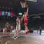 Παναθηναϊκός – Ολυμπιακός: Ο Παπανικολάου υπέγραψε τους 100 με tomahawk! (video)