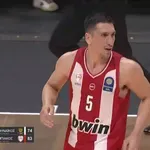 Ολυμπιακός – Παναθηναϊκός: Ο clutch Λαρεντζάκης έγειρε τη πλάστιγγα! (video)