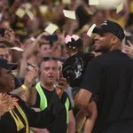 Γιάννης για την ατμόσφαιρα στο Nick Galis Hall: «Δεν την περίμενα αυτή την υποδοχή, είναι απίστευτο» (video)