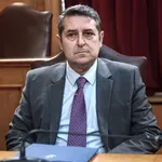 Αντιδρά μετά από 17 ημέρες νοσηλείας ο Γιώργος Μυλωνάκης, τον επισκέφτηκε ο πρωθυπουργός