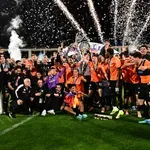 ΟΦΗ: Οι πανηγυρισμοί με βεγγαλικά – Κόντης και Μπούσης με το Κύπελλο! (video)