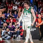 Παναθηναϊκός: Αποθέωση για τον Οσμάν στα γενέθλιά του (video)