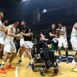 ΠΑΟΚ-Άρης: Το «πάρτι» των παικτών με τον κόσμο (video)