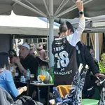 Όμορφες εικόνες στον Βόλο: Κοινή κερκίδα από οπαδούς ΠΑΟΚ και ΟΦΗ (video)