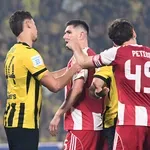 ΑΕΚ – Ολυμπιακός: Εκνευρισμός μεταξύ των ποδοσφαιριστών (video)