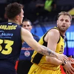 ΑΕΚ – Άρης: Το τρίποντο που έκρινε το ντέρμπι… (video)