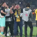 ΑΕΚ: Ο γύρος του Μάριου Ηλιόπουλου με το κασκόλ της Ένωσης! (video)