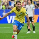 Βραζιλία-Ιαπωνία 2-1: Υπέροχη ασίστ Γκιμαράες, λύτρωση από Μαρτινέλι (video)