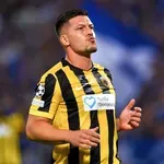 Λέφσκι Σόφιας – ΑΕΚ: Ο Γιόβιτς αστοχεί μετά το λάθος του γκολκίπερ Βούτσοφ! (video)